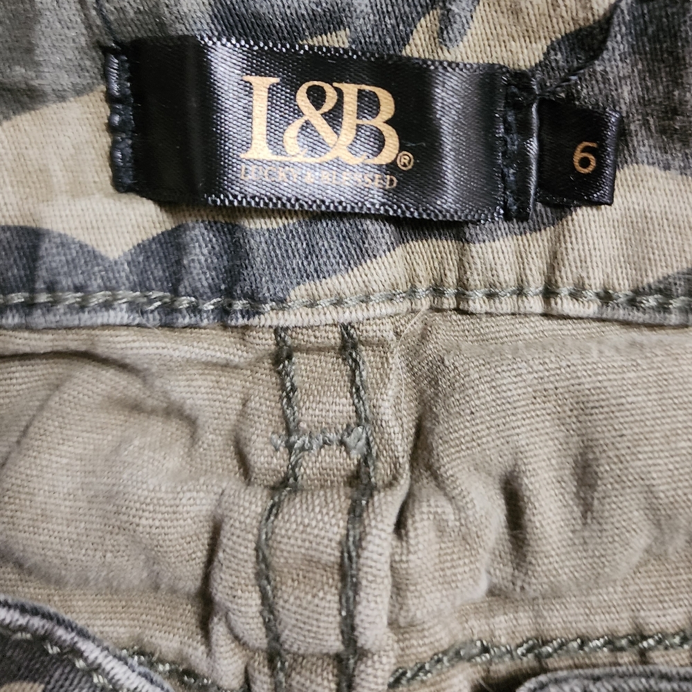 lucky and blessed camo serape flares 6 - Picture 6 of 6